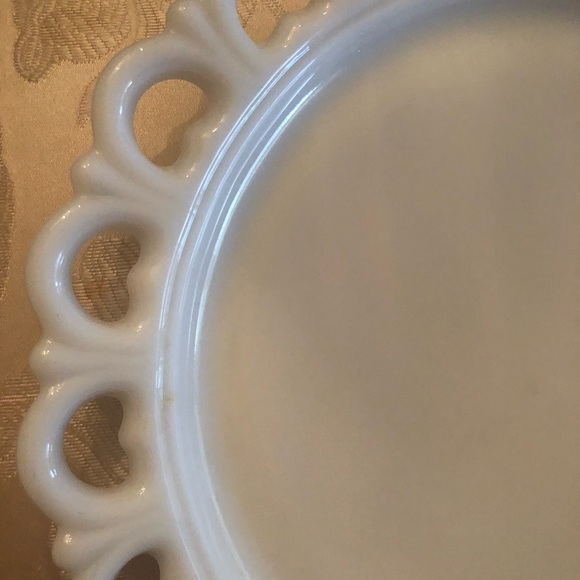 ANTIQUE 1920-30’s HEART LACE MILK GLASS PLATTER - Picture 7 of 8